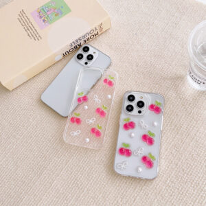 The phone case made of resin provides elasticity and elasticity. It uses transparent resin.